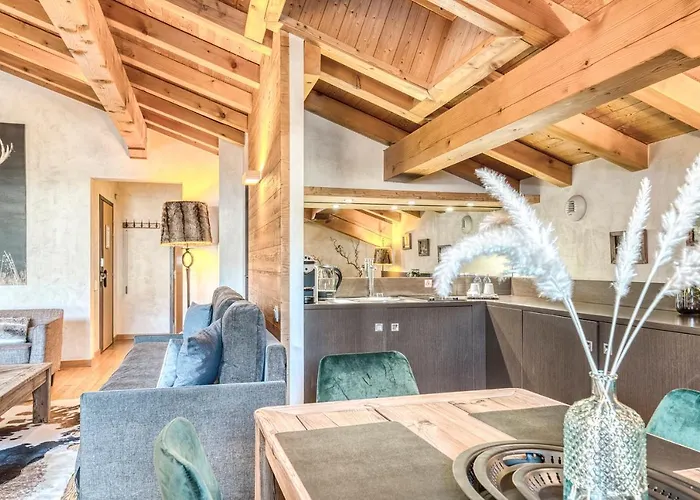 Les Loges Blanches 4* メジェーヴ