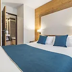Les Loges Blanches Hotel 4*