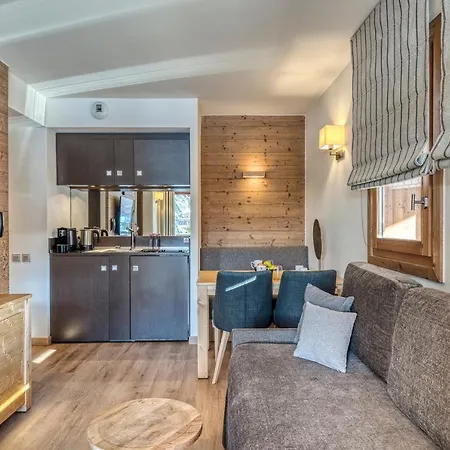 Les Loges Blanches Hotel