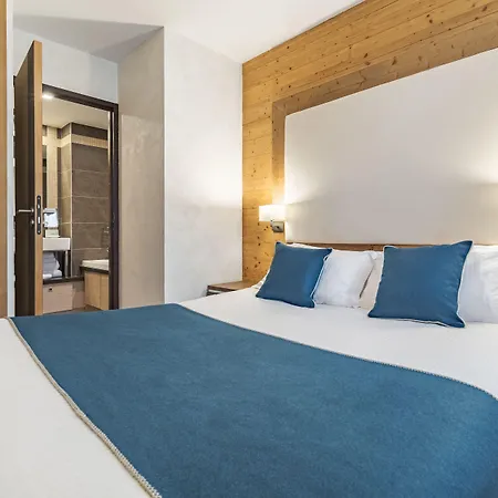 Les Loges Blanches Hotel 4*