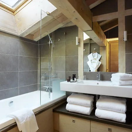 Les Loges Blanches Hotel