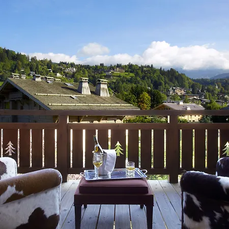 Les Loges Blanches Hotel 4*